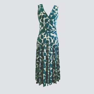 Max and Cleo Midi Dress Green and Cream . V-NECK , Stretch